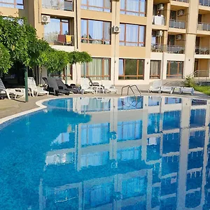 Vesta Riviera - Free Parking Goldstrand